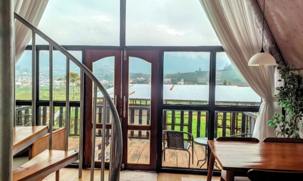 Dieng Villa | Mezzanine by Royal Cabin Dieng