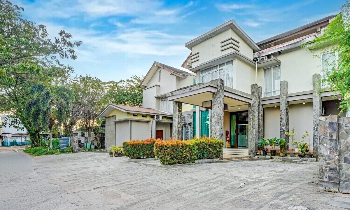 Padang House | Family Luxury Suite with Free WiFi and Parking