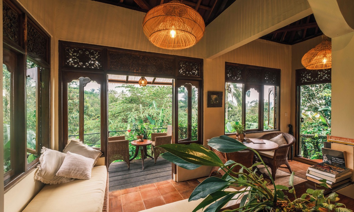 Selemadeg House | Mountain retreat perfect for couples. Beautiful natural views!
