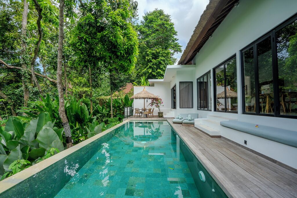 Buwit House | Infinity Pool Villa with Jungle & River View