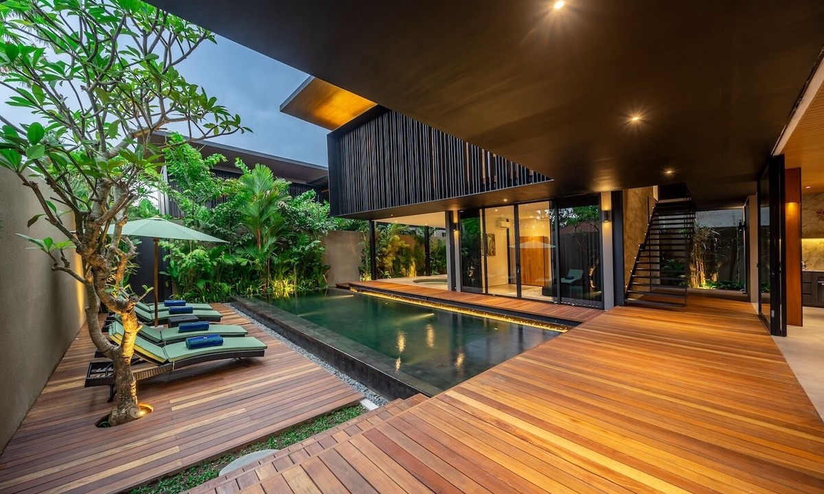 Dyanapura Villa | The Continental 8 bedroom luxury Seminyak