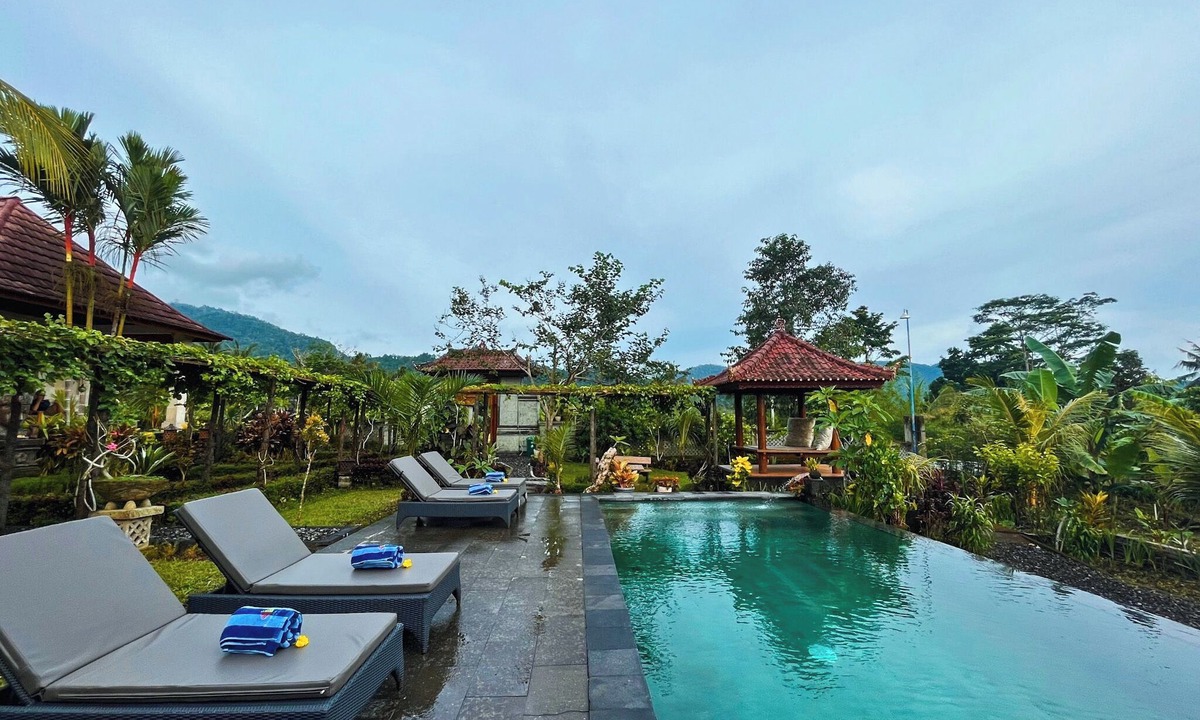 Sidemen Villa | Villa Pastiny Santy Sidemen
