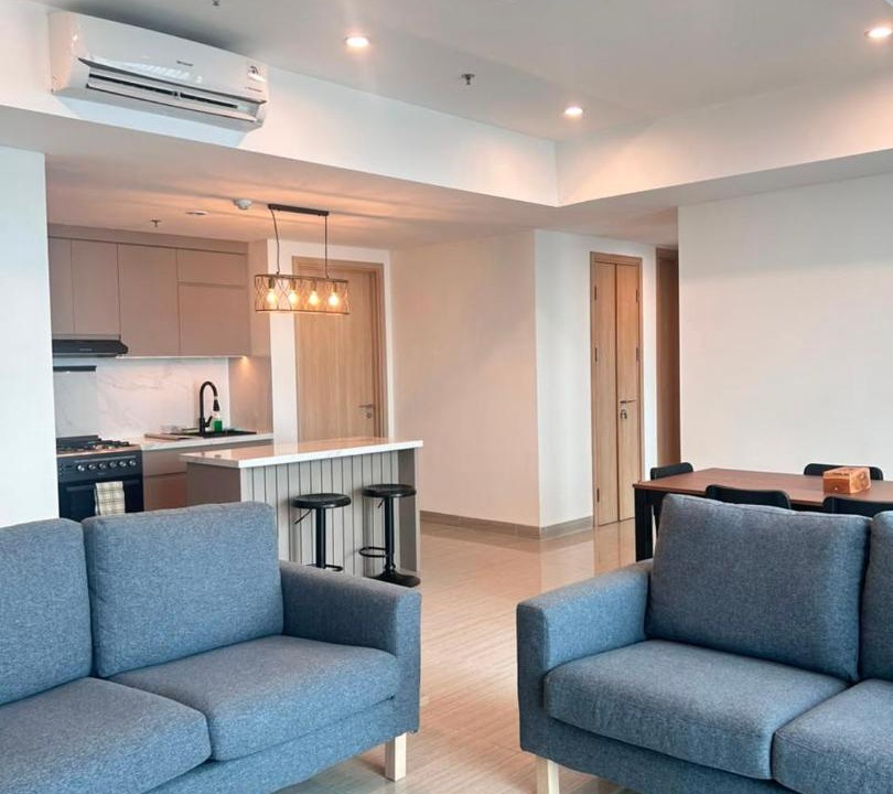 Tangerang Apartment | Hillcrest House with private elevator