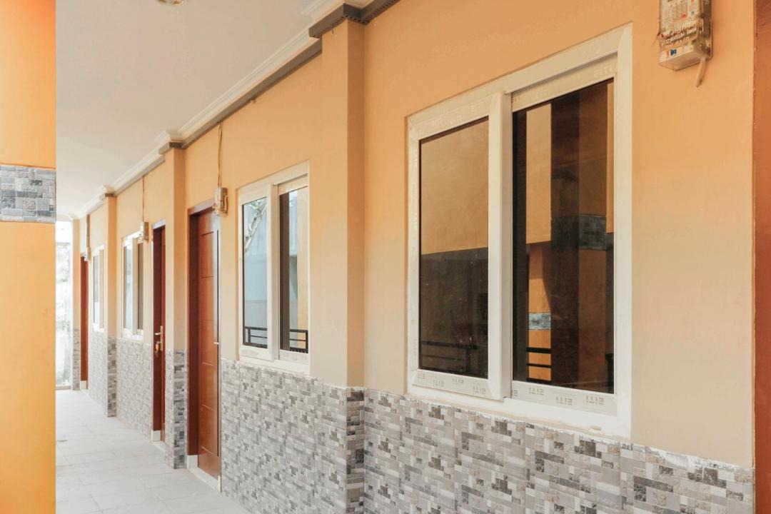 Palembang House | RedDoorz Plus near Palembang Square Mall