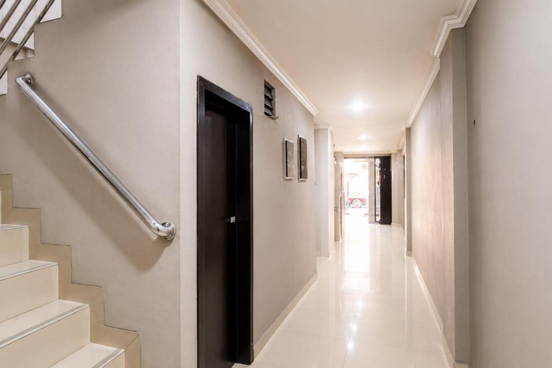 Old Jakarta Hotel | Arcadia Rooms Mangga Besar RedPartner