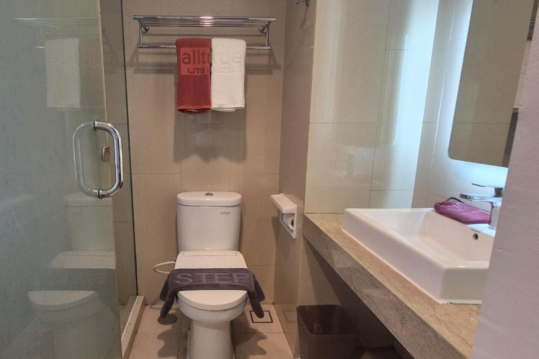 Menteng Hotel | Alltrue Lite Senen Jakarta