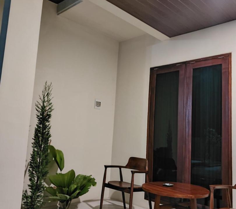 Mengwi House | Accommodation with a fish pond and rice fields