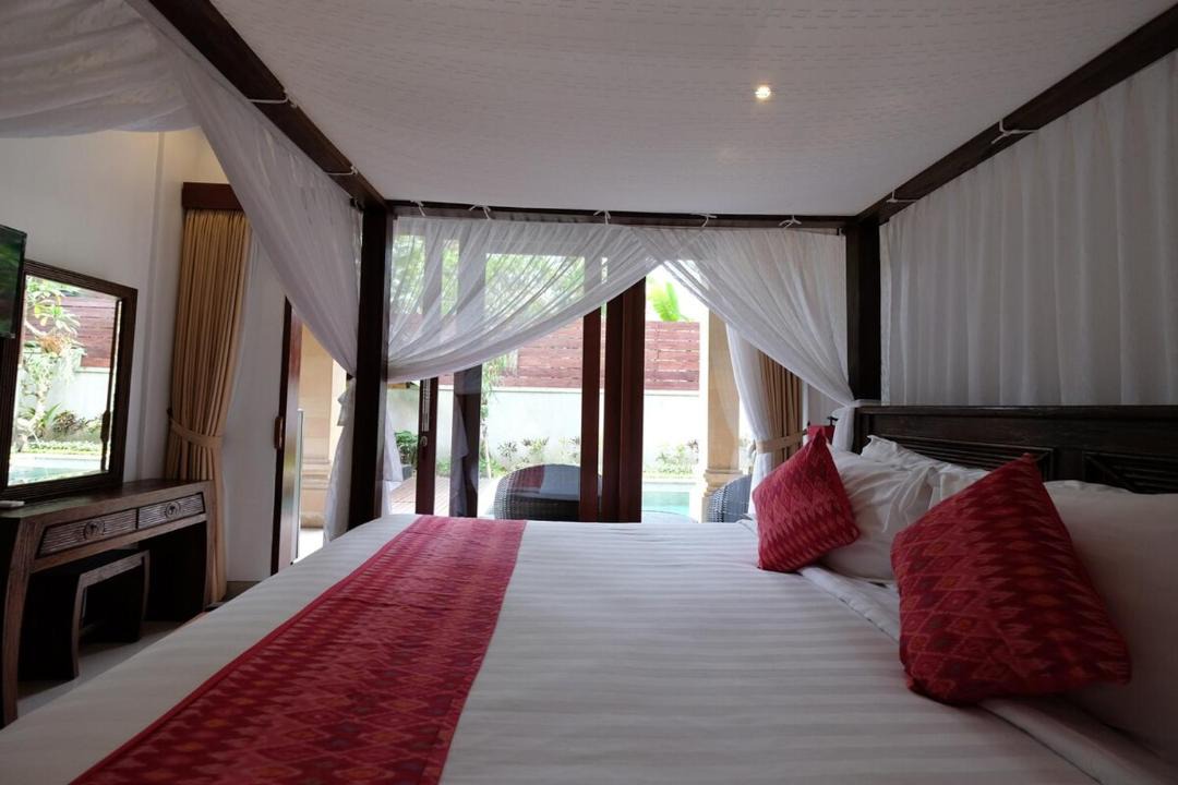 Kedewatan House | Kayana House Cozy & Harmonious 4BR Villa with Swimming Pool