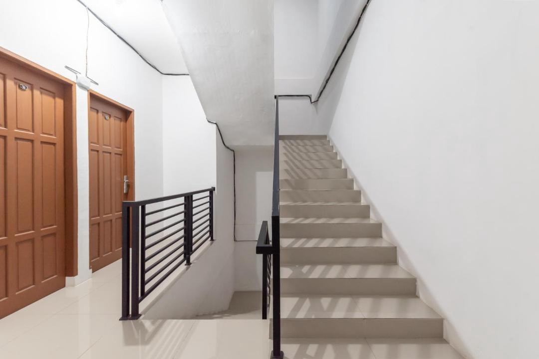Pematangsiantar Hotel | RedDoorz near Stasiun Pematangsiantar