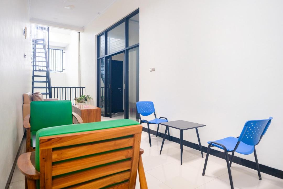 Purwokerto House | RedDoorz near Moro Mall Purwokerto 2