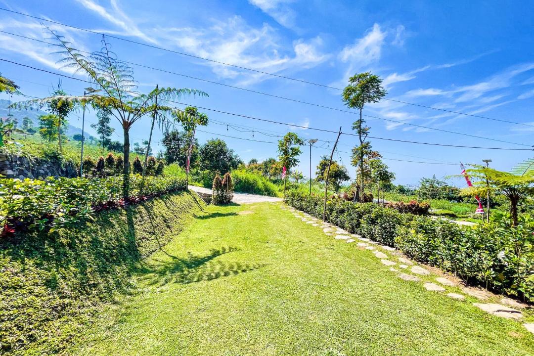 Bandungan House | Khatulistiwa Camp Ground Syariah Bandungan by The Lavana