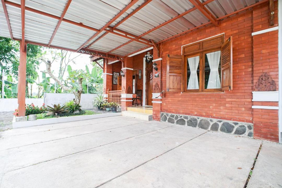 Klaten House | C18 Joglo Prambanan