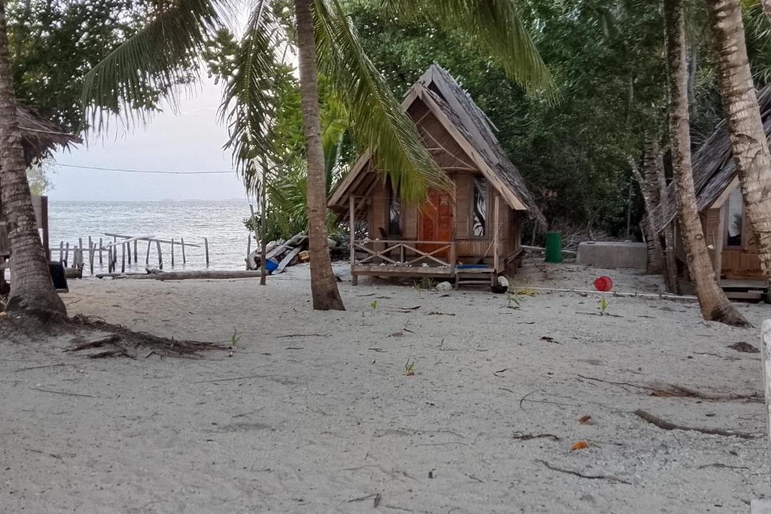 Pianemo Islands House | Or Mandira Homestay