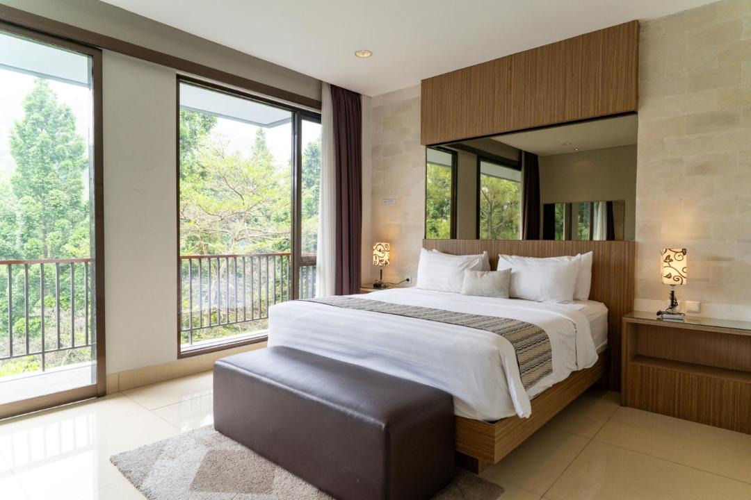 Bandung Villa | Tulip Hill View Villa 6 Bedrooms With a Private Heated Swimming Pool and a Movie Room and a Billaird Table