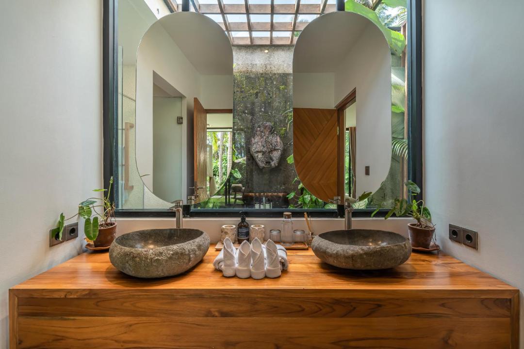 Peliatan Villa | Villa Yuka - Luxury 5BR Ubud Villa, 15m Pool & Jungle Views