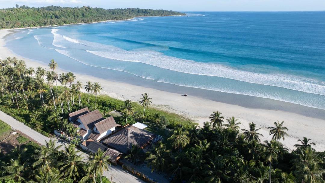 Katiet Villa | Marbella Mentawai Beachfront Private Villa Sleeps 10