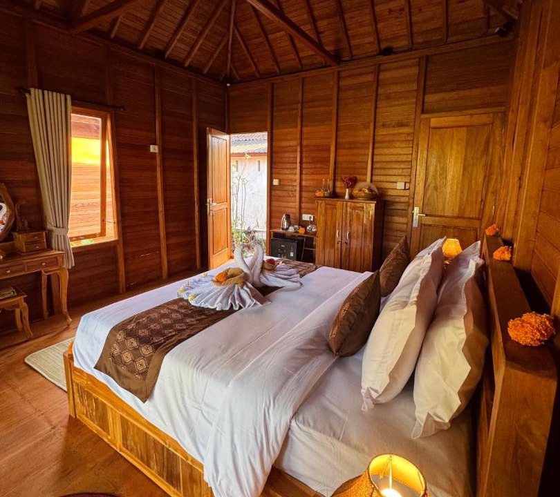 Sidemen House | Deva Graha Sidemen