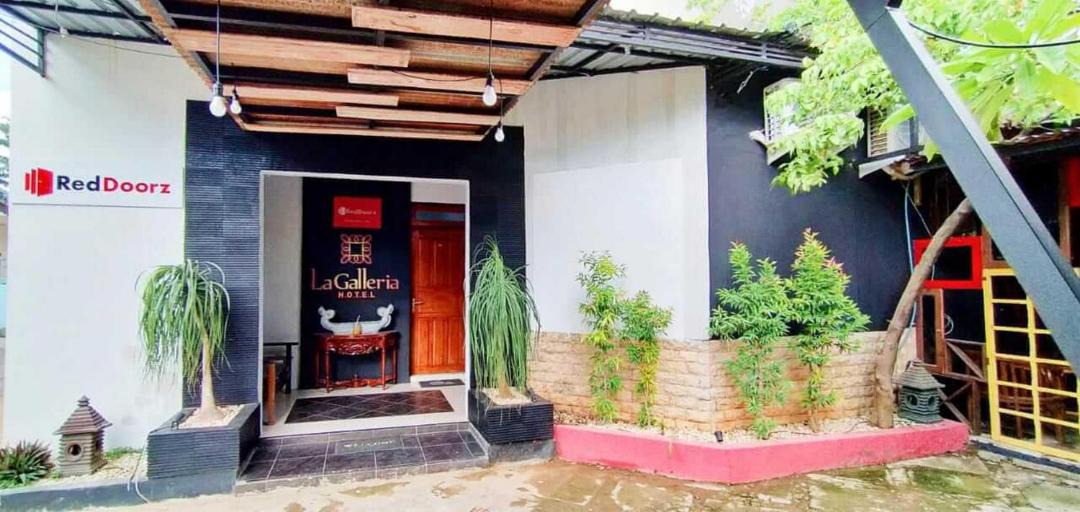 Sumenep Hotel | RedDoorz Plus near Alun Alun Sumenep