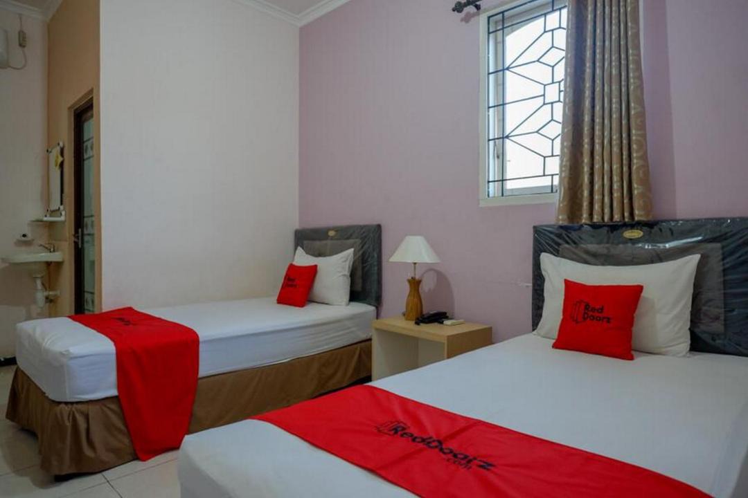Luwuk Hotel | RedDoorz Plus Syariah @ Hotel Boulevard Luwuk