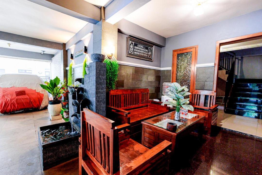 Waru Hotel | RedDoorz Syariah at Delta Sari Aloha Waru