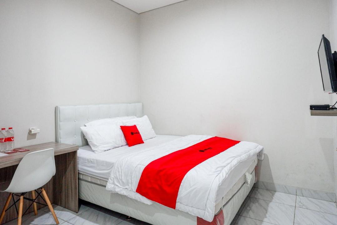 Purwokerto Hotel | RedDoorz Syariah near UNSOED