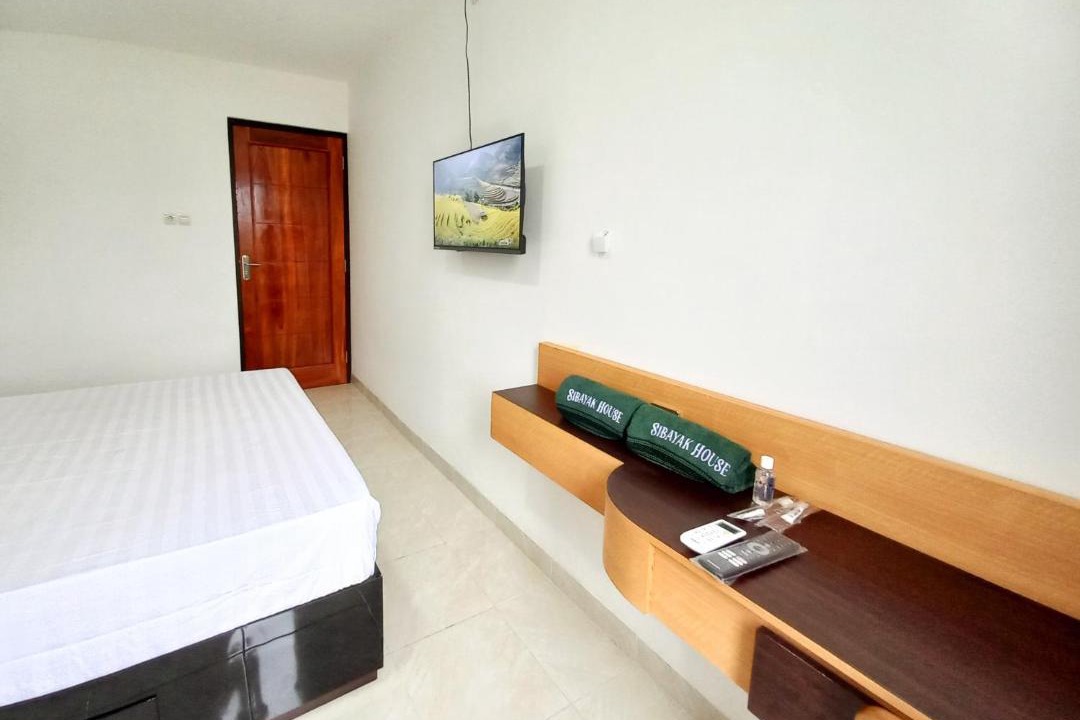 Kediri Hotel | Urbanview Sibayak House near Stasiun Kediri