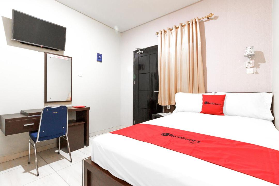 Manado House | RedDoorz Plus near Pantai Malalayang Manado