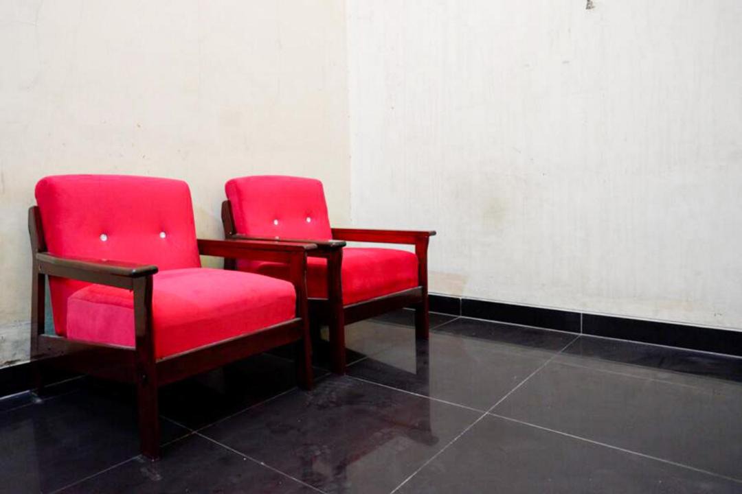 Tegal House | RedDoorz near GOR Wisanggeni