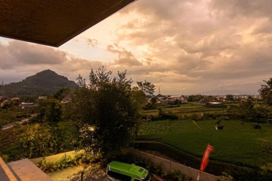Sidomulyo Villa | DinHam Sunrise Villa dekat Jatim Park 3 Private pool 3kt full AC
