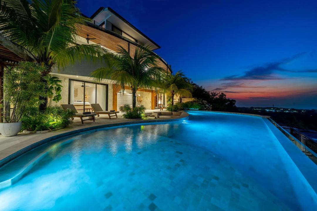 Uluwatu Villa | Bali Finest - 4BR Oceanview Luxury Villa with Rooftop pool and Cinema!