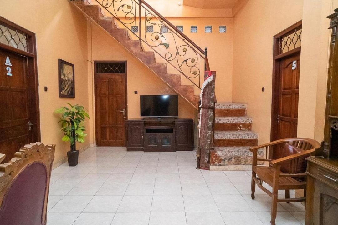 Ngemplak Hotel | Griya Mustika Homestay Syariah Cangkringan Kaliurang RedPartner