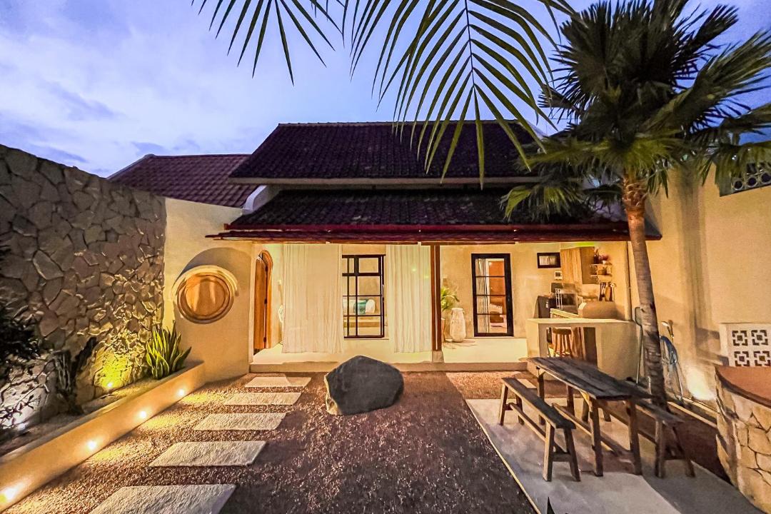 Baturetno Villa | Ubu Villa Lemme with Rustic Mediterranean Style