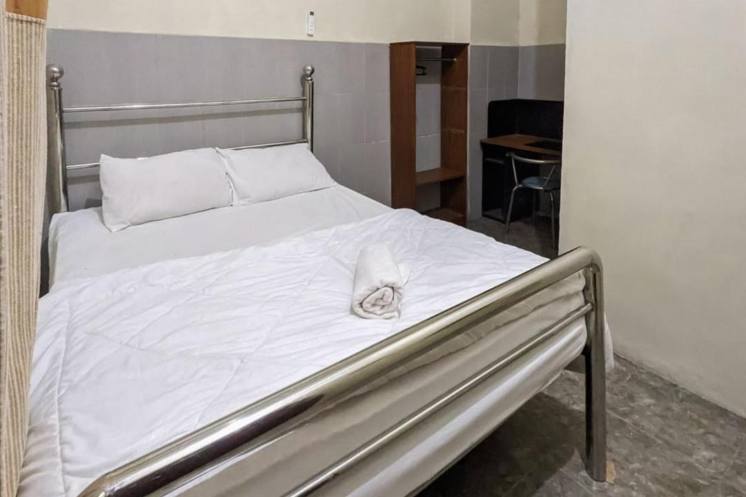 Klojen Hotel | Redisa RedPartner near RS Saiful Anwar