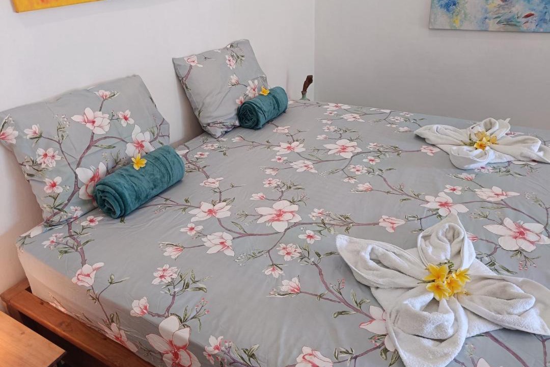 Bukti Bed & Breakfast | Skylodge B&B