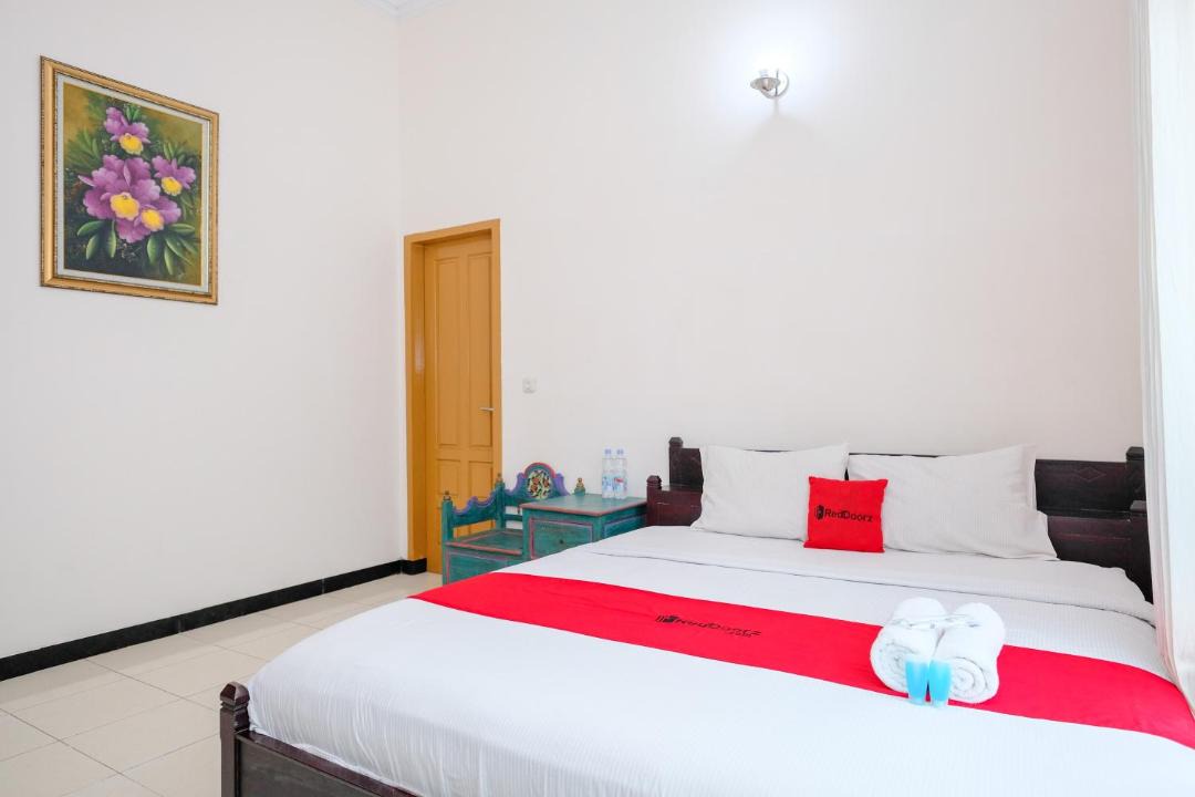 Sinduharjo Hotel | RedDoorz at Savitri Hotel