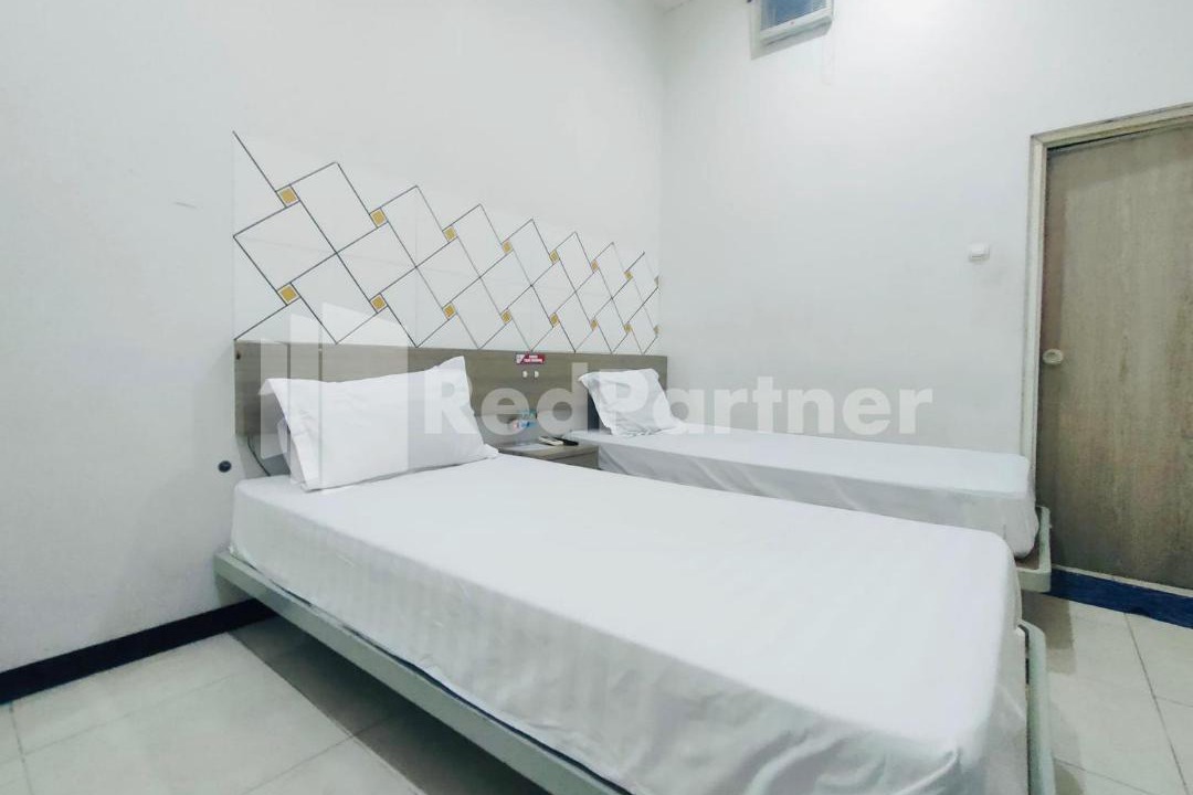Surabaya Hotel | Almeira Homestay Syariah Near RS Islam Al-Irsyad Mitra Reddoorz