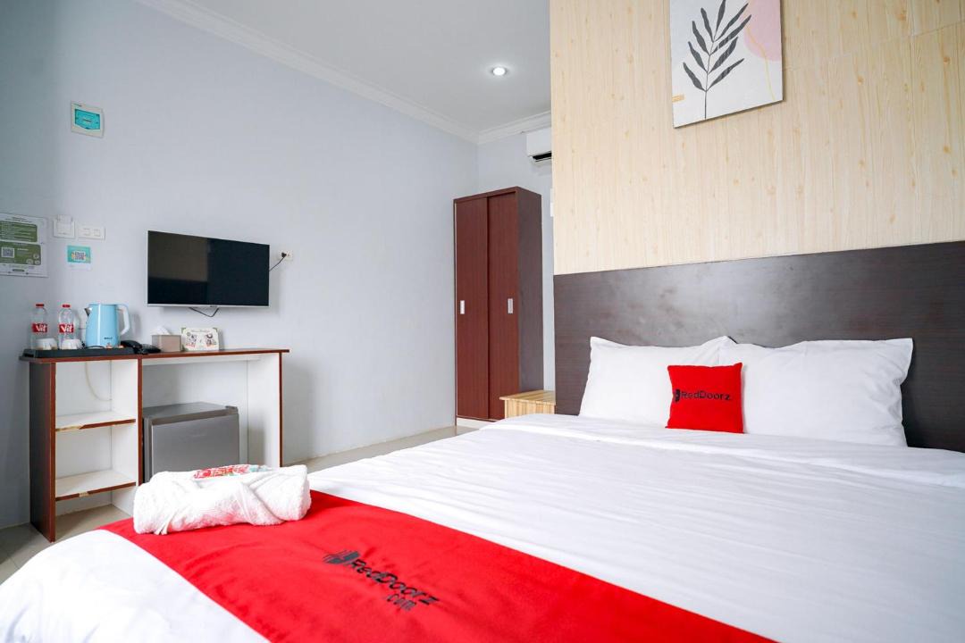 Rajabasa Hotel | RedDoorz Premium at Raja Hostel Syariah