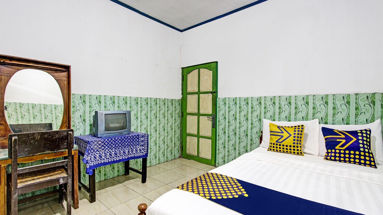 Photo of Bedroom in Hargomulyo