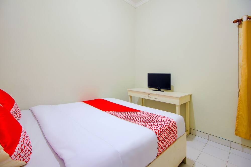 Photo of Bedroom in Wirobrajan