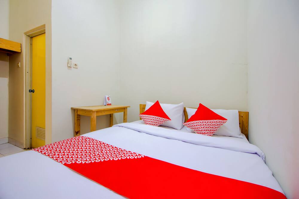 Photo of Bedroom in Wirobrajan