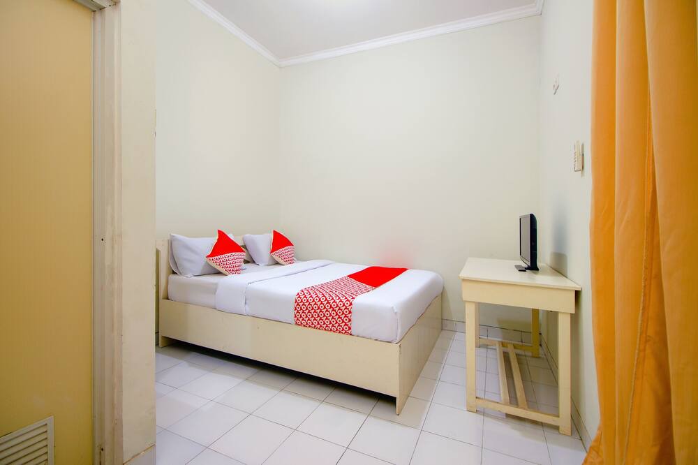 Photo of Bedroom in Wirobrajan
