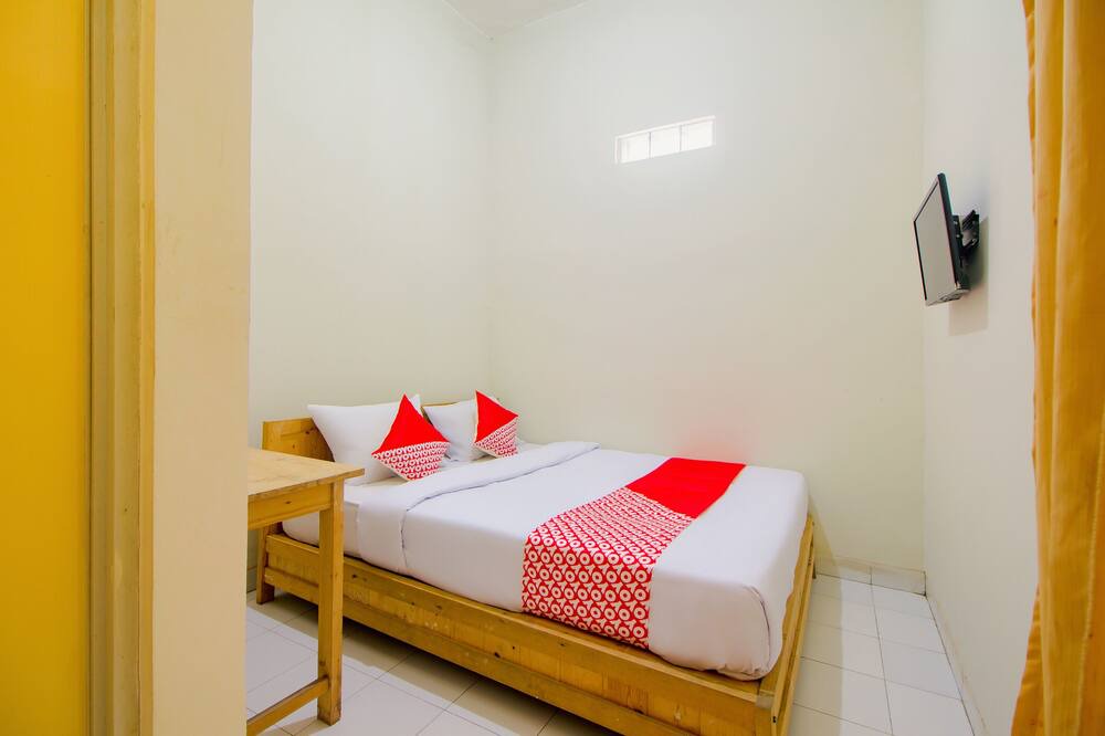 Photo of Bedroom in Wirobrajan