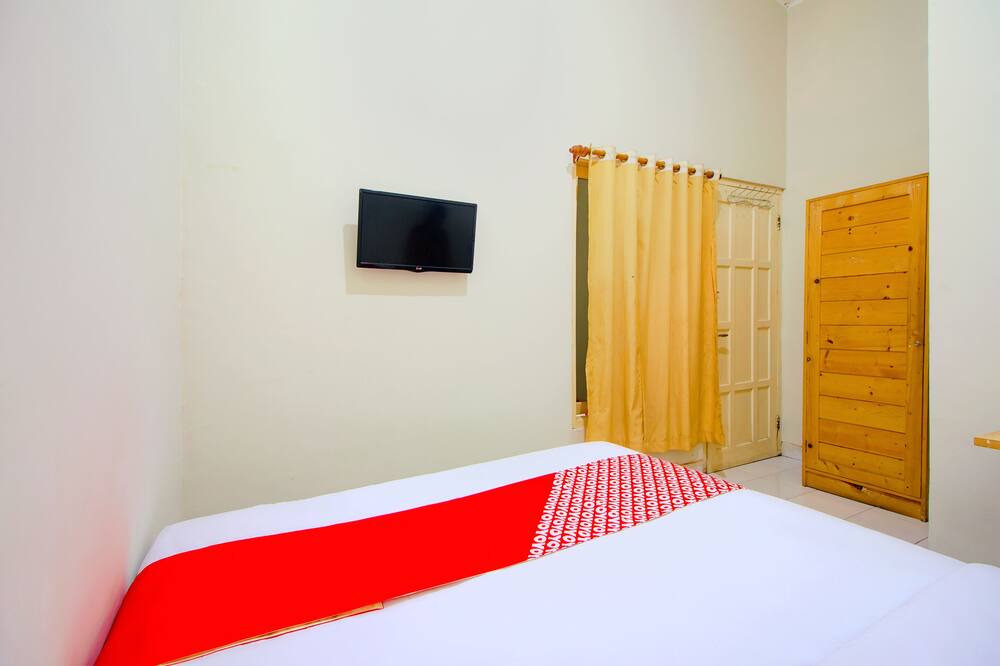 Photo of Bedroom in Wirobrajan