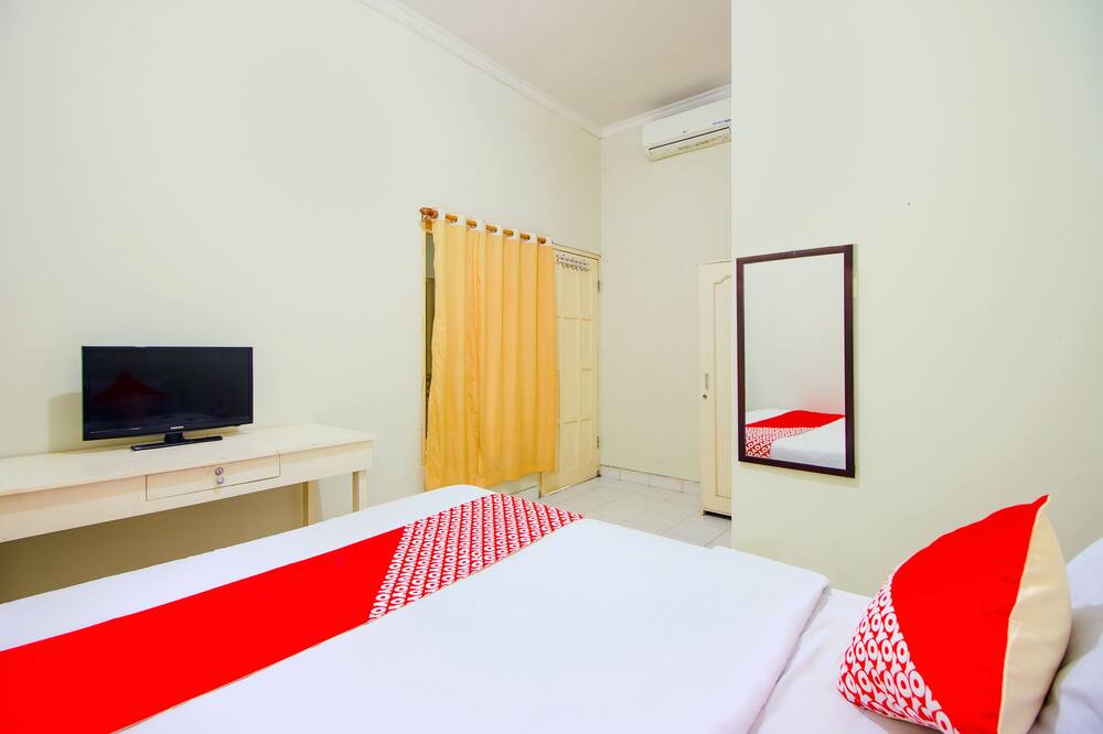 Photo of Bedroom in Wirobrajan