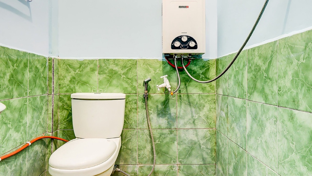 Photo of Bathroom in Kretek