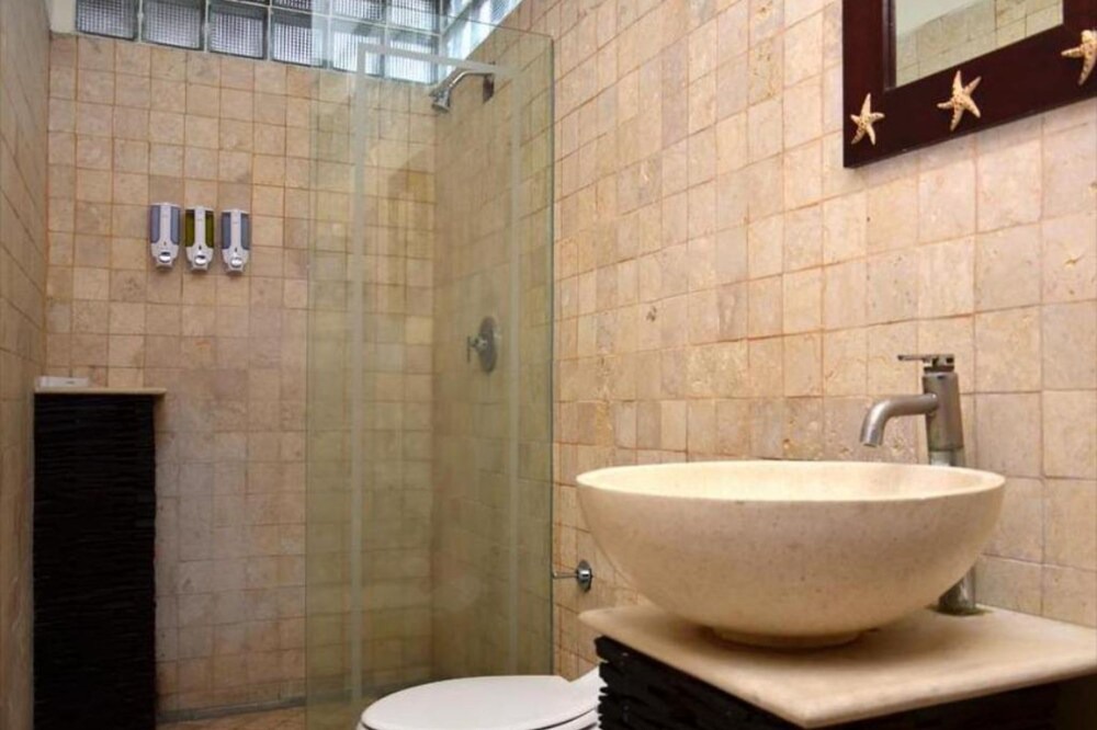 Photo of Bathroom in Laksmana