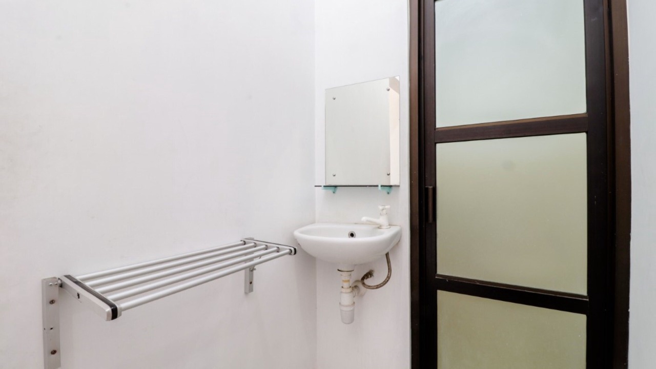 Photo of Bathroom in Pakem