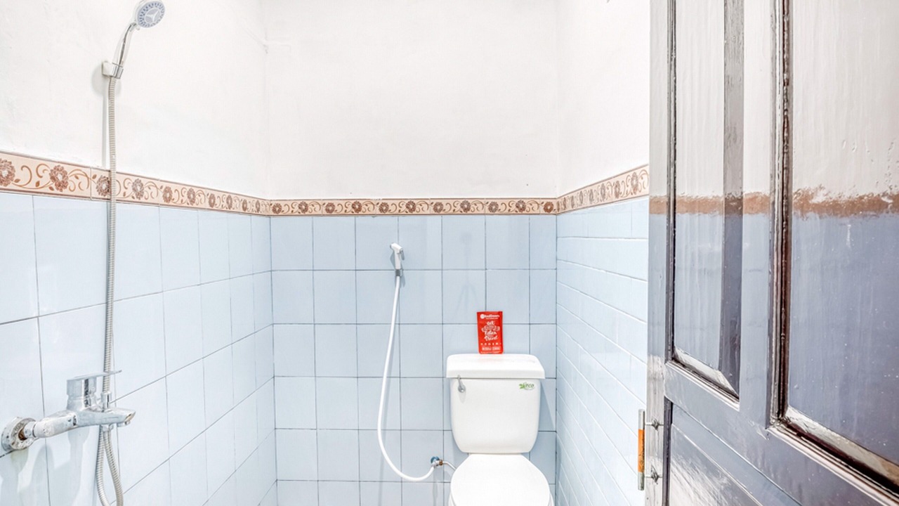 Photo of Bathroom in Kretek