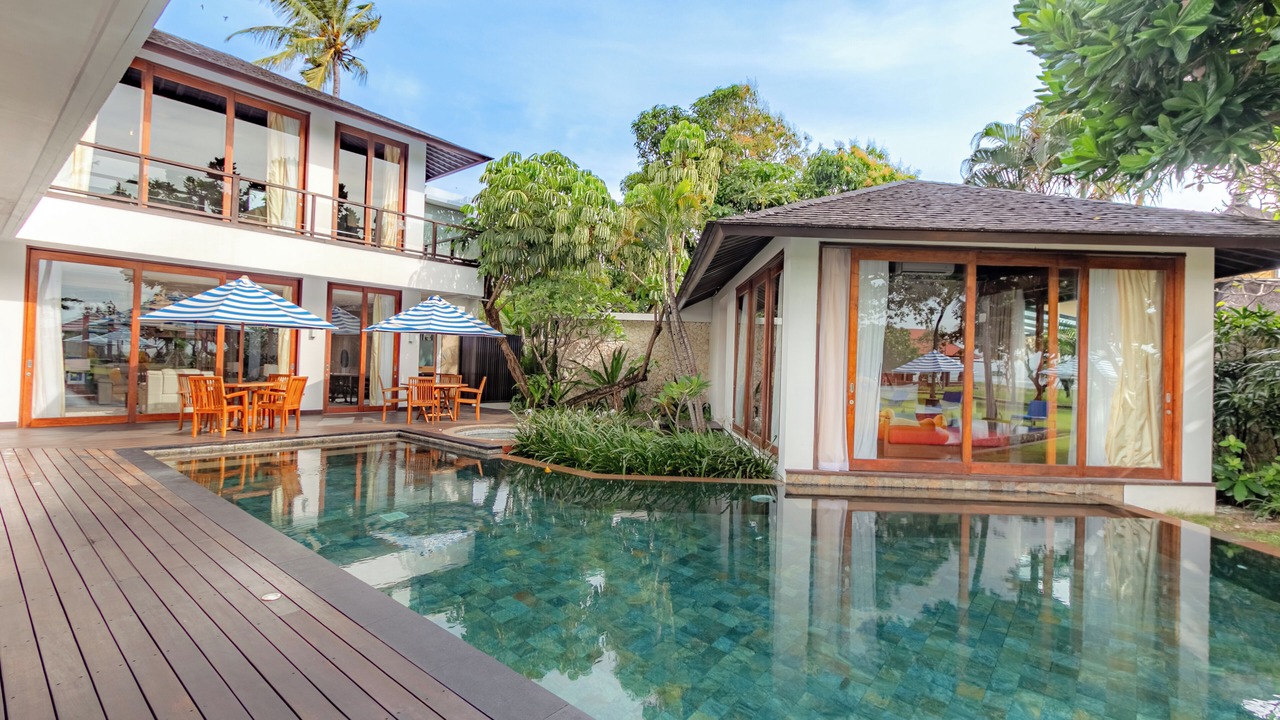 Photo of Bedroom in Kartika Plaza