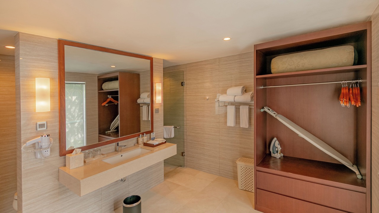 Photo of Bathroom in Kartika Plaza